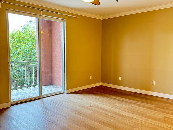 4th image of 2330 University Ave Unit 290