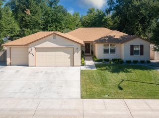 2686 Calgary Pl, Redding, CA 96001