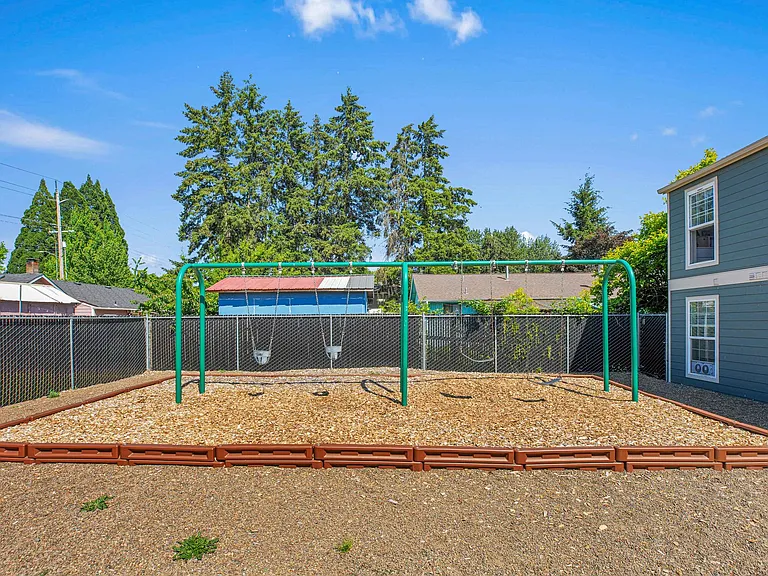 BROOK HOLLOW APARTMENTS — Photo 14
