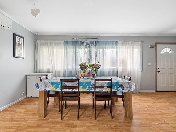 3rd image of 4148 Maple Ave