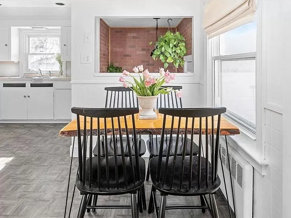 2 bed, 888 sqft, $3,600 — Photo 1