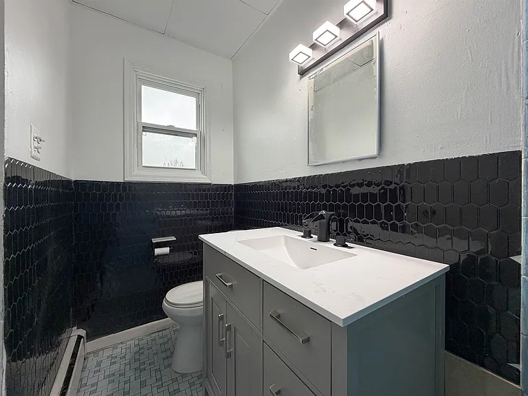 119 Zabriskie St #3 — Photo 16