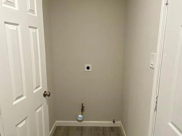 2406 Rosemead Dr — Photo 25