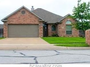 109 Rugen Ln, College Station, TX 77845