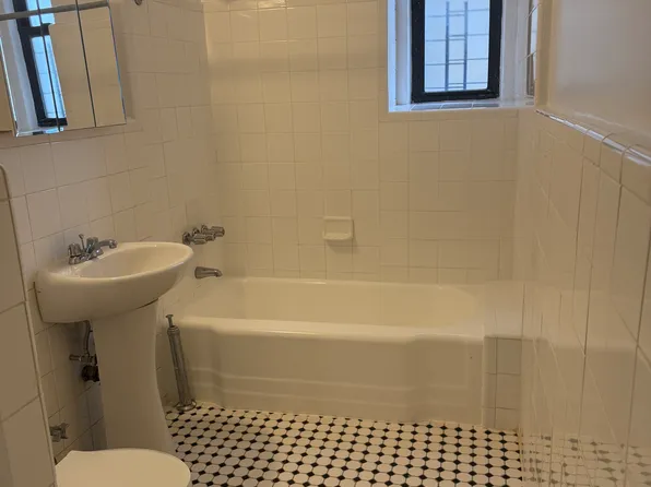 808 West End Avenue image 5 of 8