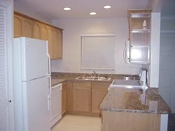 Building Photo - 1271 NW 13th St #458E