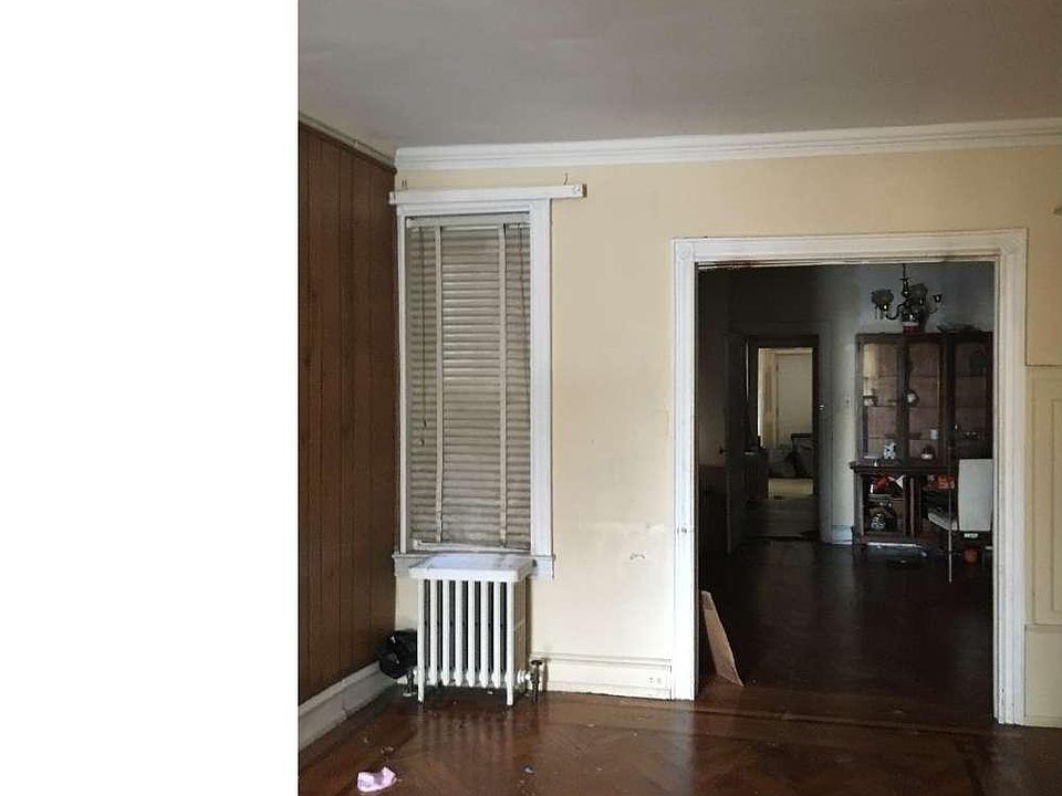 2nd image of 229 N Farson St
