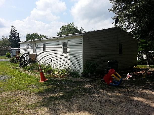 2nd image of 32 Parkside Ln