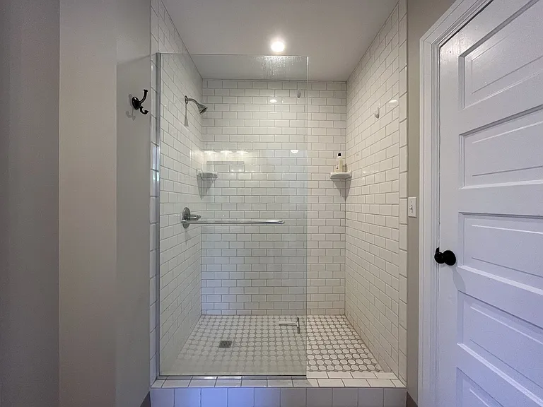 2850 NE Davis St — Photo 29