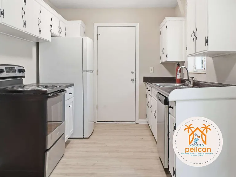 5085 Springhill Dr — Photo 5