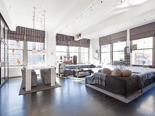 Sold by Sotheby's International Realty | media 11