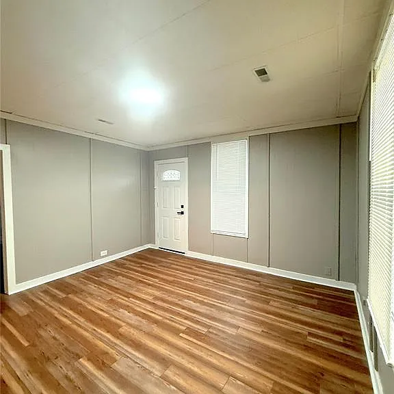 511 E Beckemeyer Ave — Photo 3