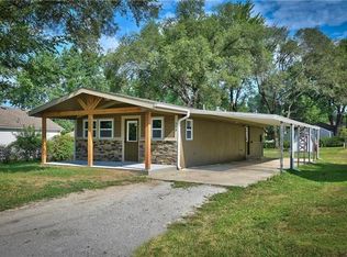 308 SW 10th St, Oak Grove, MO 64075