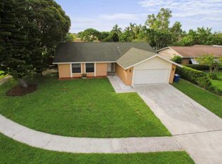 120 Segovia Ct, Royal Palm Beach, FL 33411