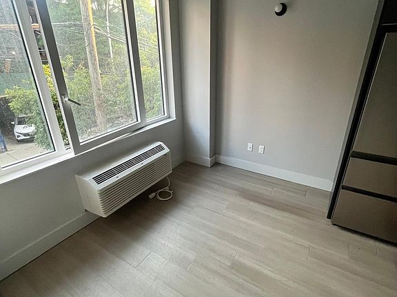 5th image of 499 Concord Ave #4E