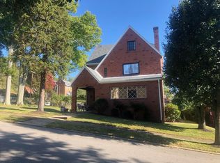 20 Oakmont Rd, Wheeling, WV 26003