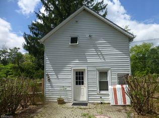 401 W Mill Rd, Long Valley, NJ 07853