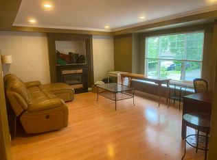2048 Parkway Blvd #1, Coquitlam, BC V3E3N2