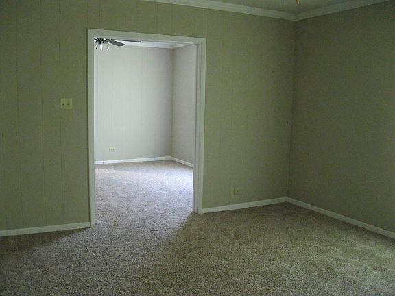 4th image of 615 N Parks St