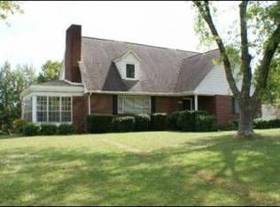 1222 Redwood Ave, Maryville, TN 37803