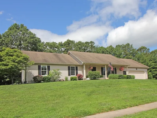 18 Sabrina Brooke Ln, Westfield, MA 01085