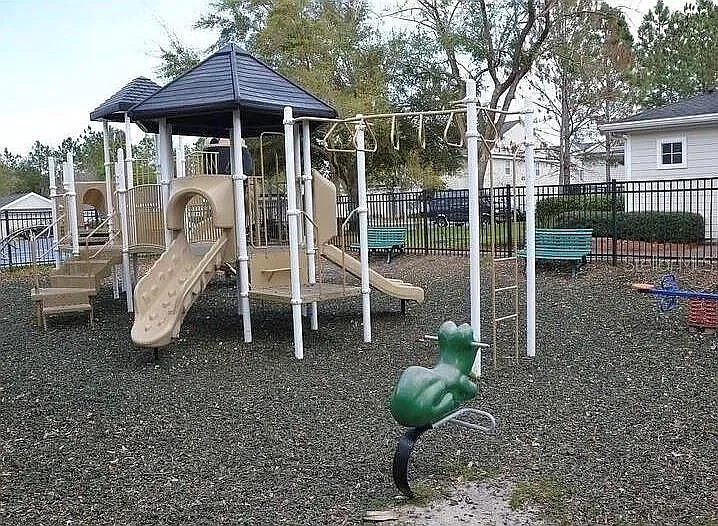 1301 Eastern Pecan Pl #208 — Photo 32