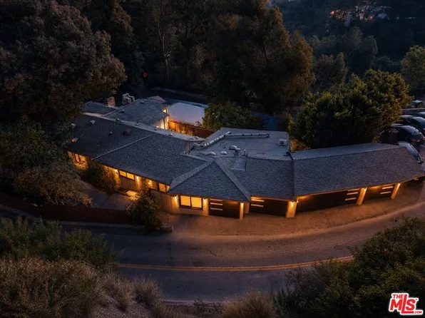 2451 Nichols Canyon Rd, Los Angeles, CA 90046