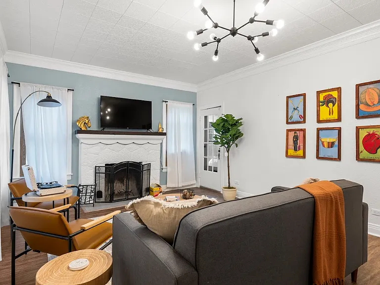W Mistletoe Ave — Photo 3