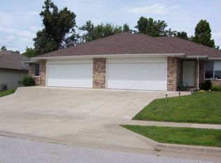 3723 W Brook Ct, Springfield, MO 65807
