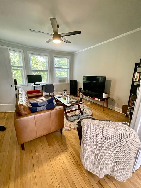Building Photo - 4858 N Hermitage Ave #1C