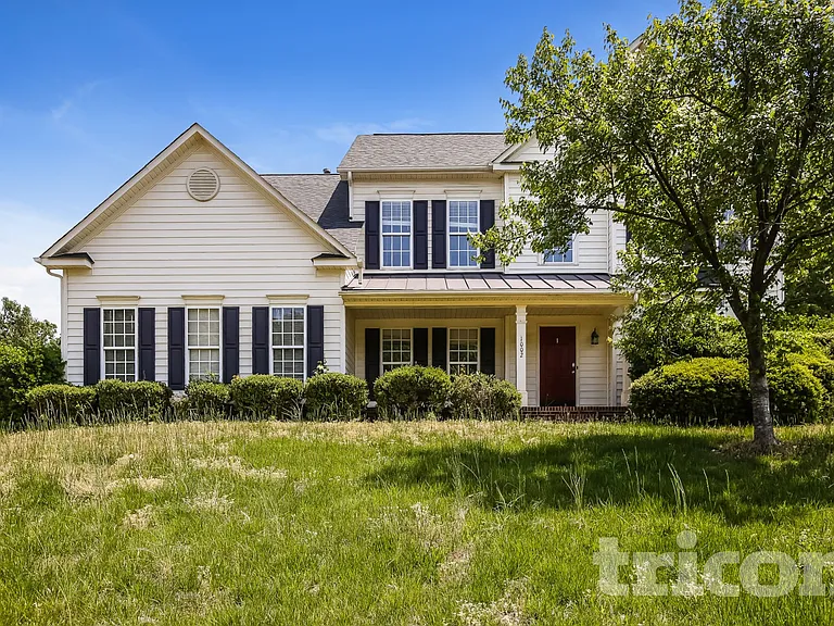 1002 Hollingdale Ct — Photo 1