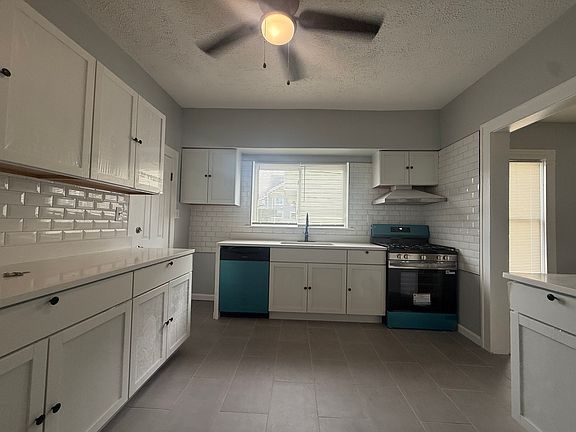 3rd image of 1435 W 50th St