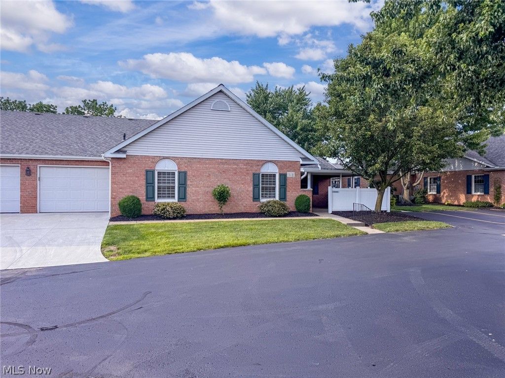 Apartment in Lake Township, Stark - View 2