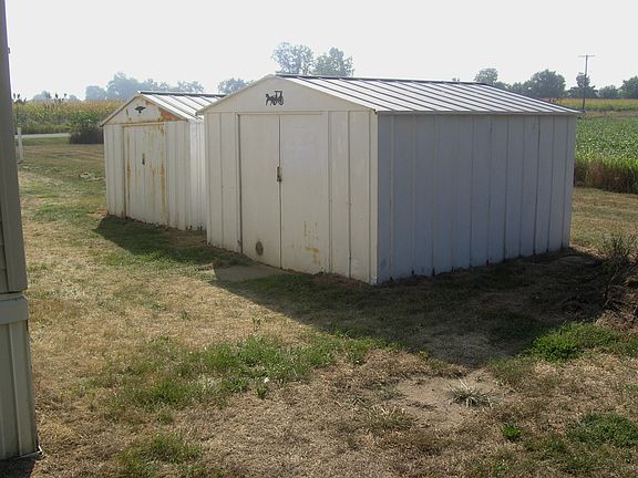 2 Metal Storage Sheds