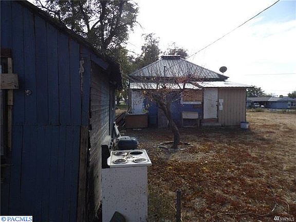 5th image of 361 E Pine St