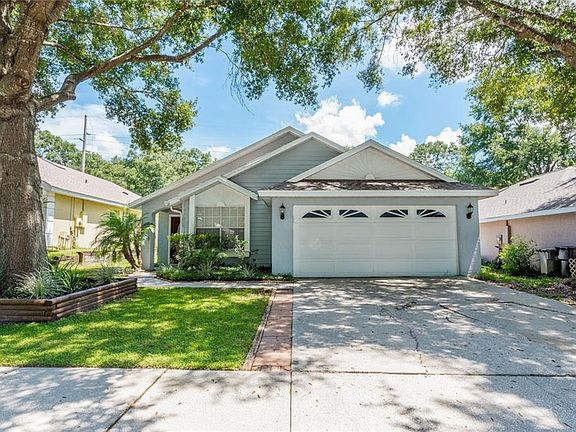 2nd image of 1013 Royal Oaks Dr