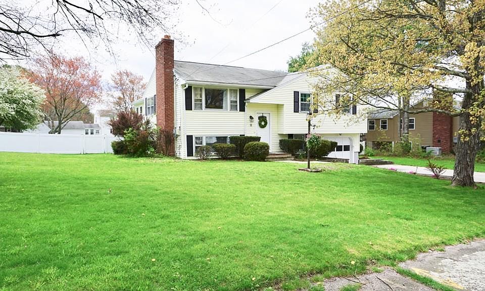 1st image of 11 Charles Dr