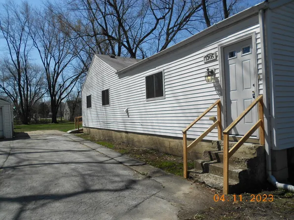 1205 W 173rd St, Hazel Crest, IL 60429