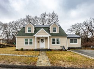 32 Farmington St, Worcester, MA 01603