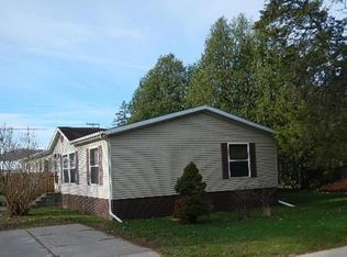 1125 Fairwater Rd, Altura, MN 55910