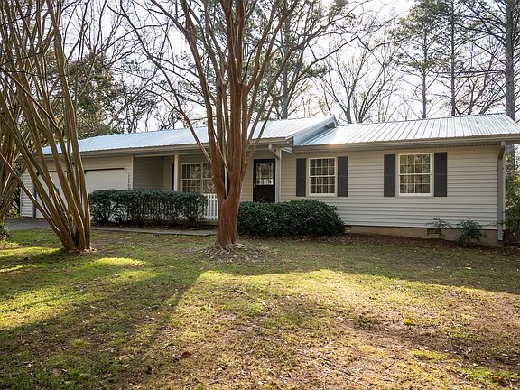 3rd image of 155 Arthur Cir