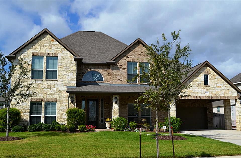 14008 Savannah Landing Ln. **A J. Patrick Beauty**
