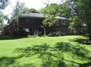 902 Lakeview Dr, Waverly, MN 55390