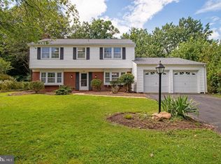 13145 Madonna Ln, Fairfax, VA 22033