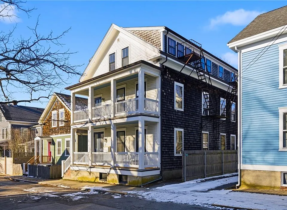 19 Walnut St #4