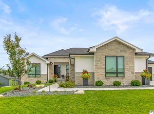 21312 E St, Elkhorn, NE 68022
