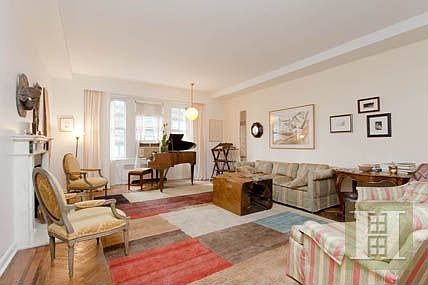 2nd image of 465 Park Ave