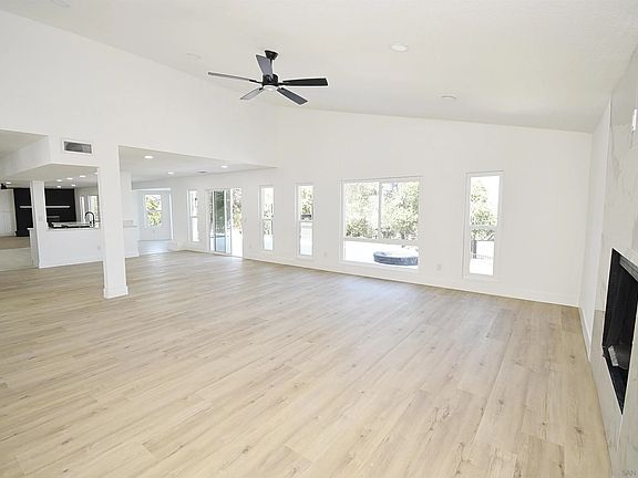 4th image of 614 Sneath Way