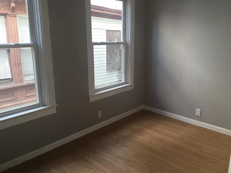 20 W Sunnyside Way #1 — Photo 2
