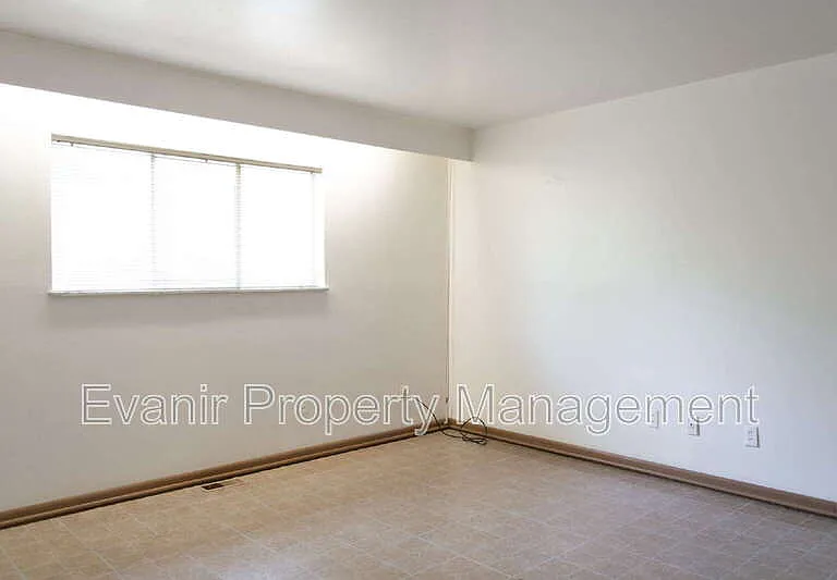 528 Heather Dr #1 — Photo 17